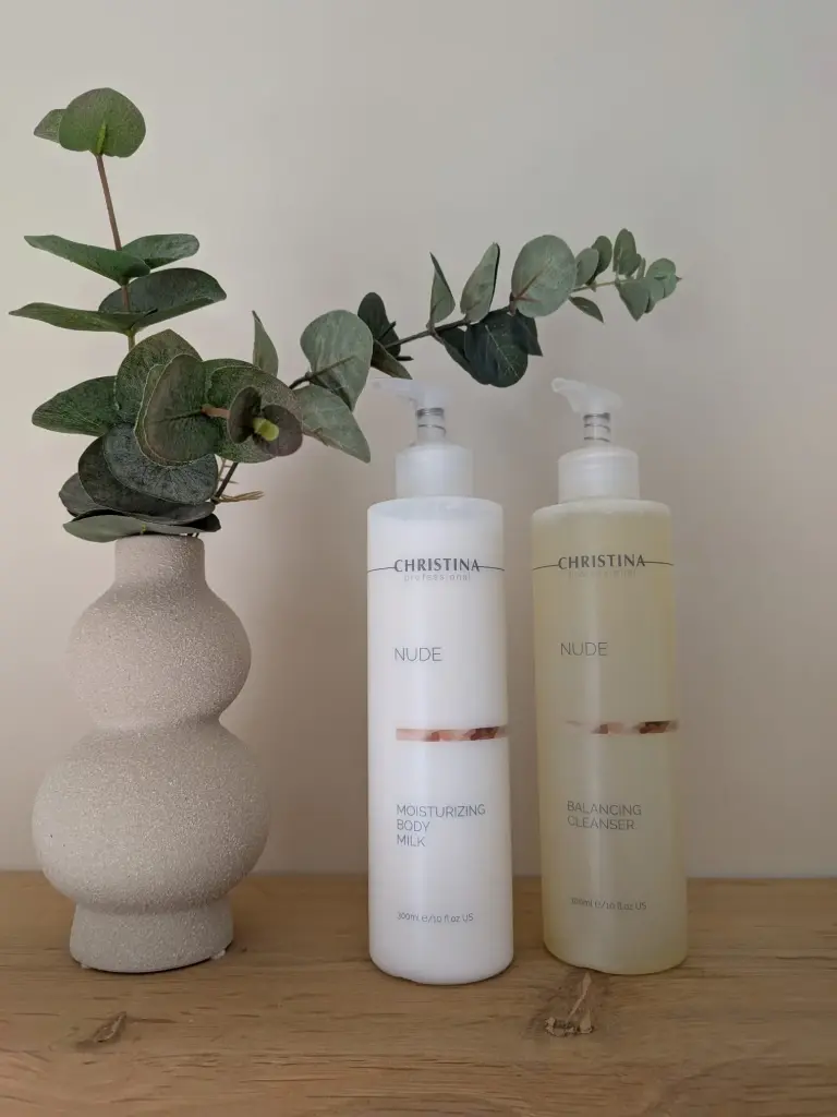 Moederdagpakket: Balancing Cleanser 300 ml + Moisturizing Body Milk 300 ml 